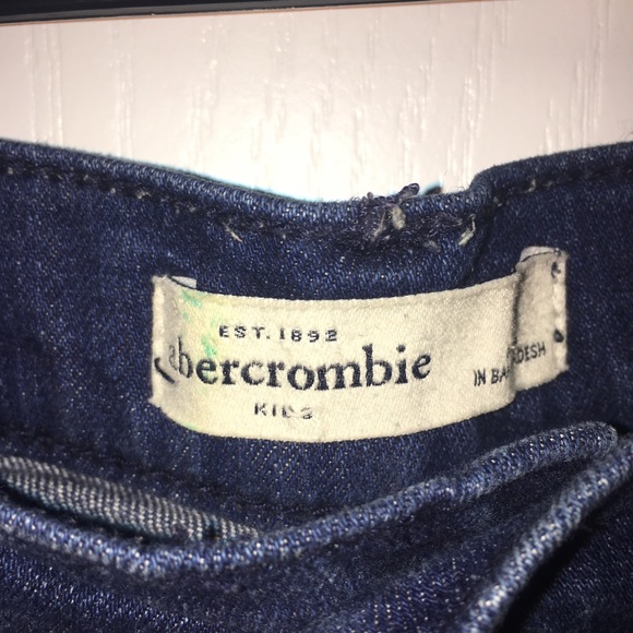 Abercrombie Kids Low Rise Jean Shorts - Picture 3 of 3